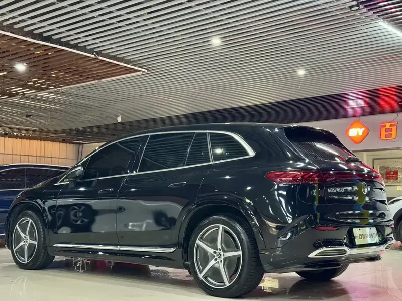 2023 Mercedes-Benz EQS SUV с пробегом 28 000 км