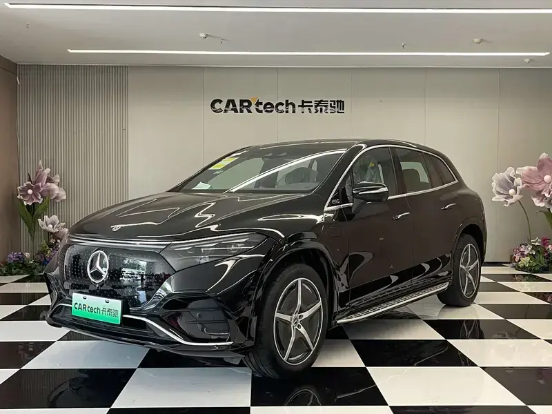 2025 Mercedes-Benz EQS SUV с пробегом 600 км