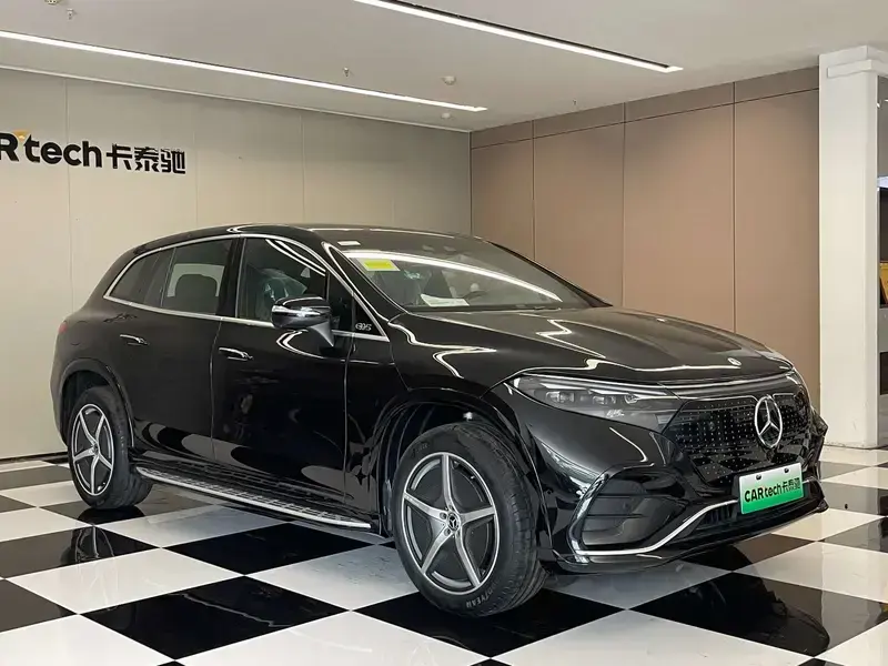 2025 Mercedes-Benz EQS SUV с пробегом 600 км