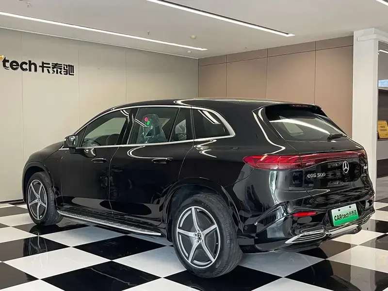 2025 Mercedes-Benz EQS SUV с пробегом 600 км