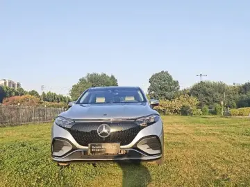 2025 Mercedes-Benz EQS SUV с пробегом 17 000 км