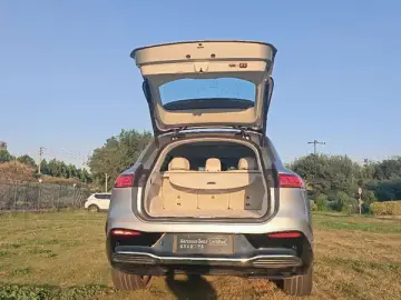 2025 Mercedes-Benz EQS SUV с пробегом 17 000 км