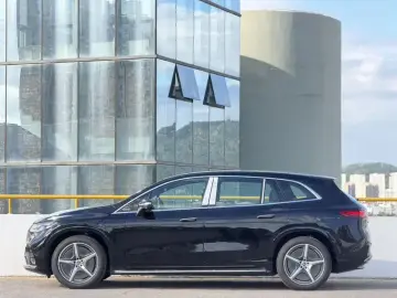 2025 Mercedes-Benz EQS SUV с пробегом 100 км