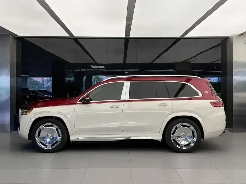2025 Mercedes-Benz GLS с пробегом 5 000 км