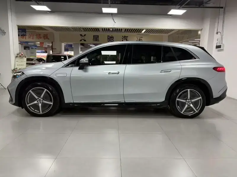 2023 Mercedes-Benz EQS SUV с пробегом 128 000 км