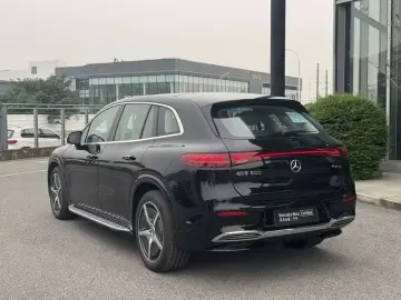 2025 Mercedes-Benz EQS SUV с пробегом 13 600 км