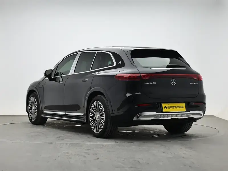2025 Mercedes-Benz Maybach EQS SUV с пробегом 17 700 км