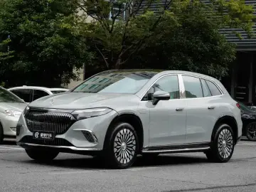 2024 Mercedes-Benz Maybach EQS SUV с пробегом 7 000 км