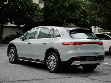 2024 Mercedes-Benz Maybach EQS SUV с пробегом 7 000 км
