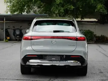 2024 Mercedes-Benz Maybach EQS SUV с пробегом 7 000 км