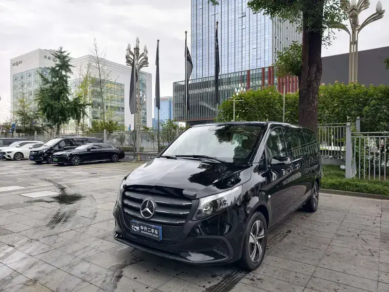 2025 Mercedes-Benz Vito с пробегом 12 400 км