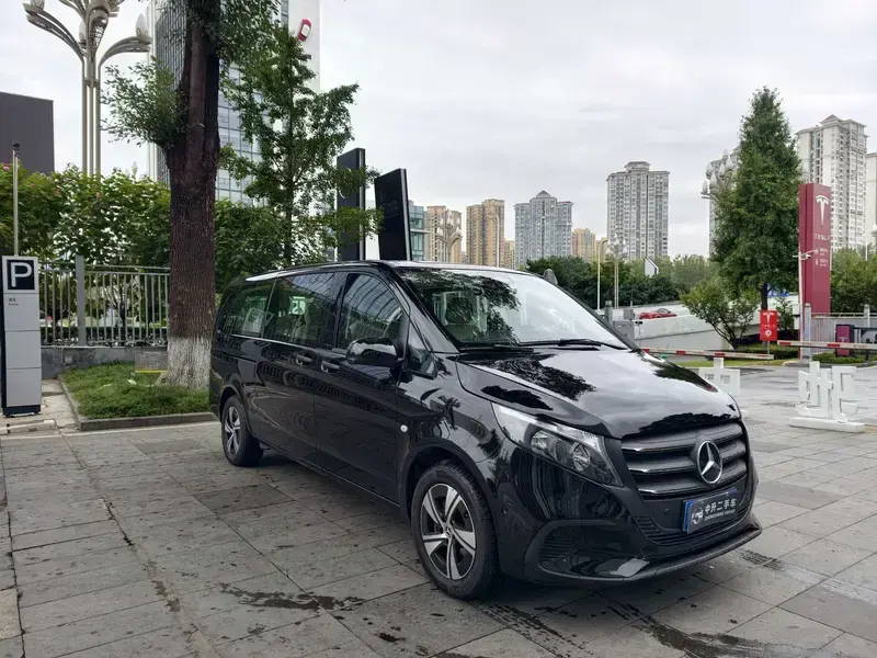 2025 Mercedes-Benz Vito с пробегом 12 400 км
