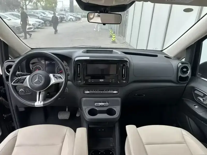 2024 Mercedes-Benz Vito с пробегом 14 800 км