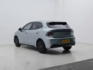 2026 MG 4 EV с пробегом 15 200 км