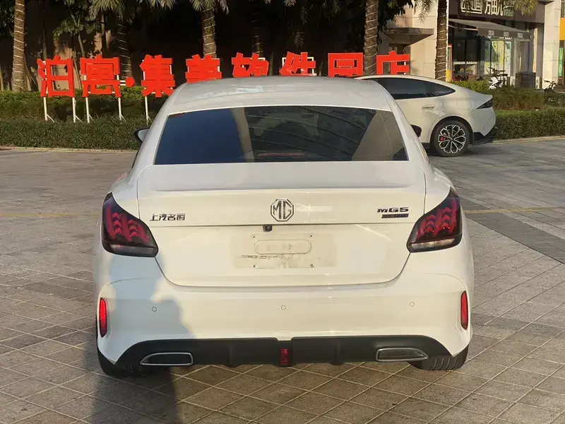 2023 MG 5 с пробегом 25 000 км