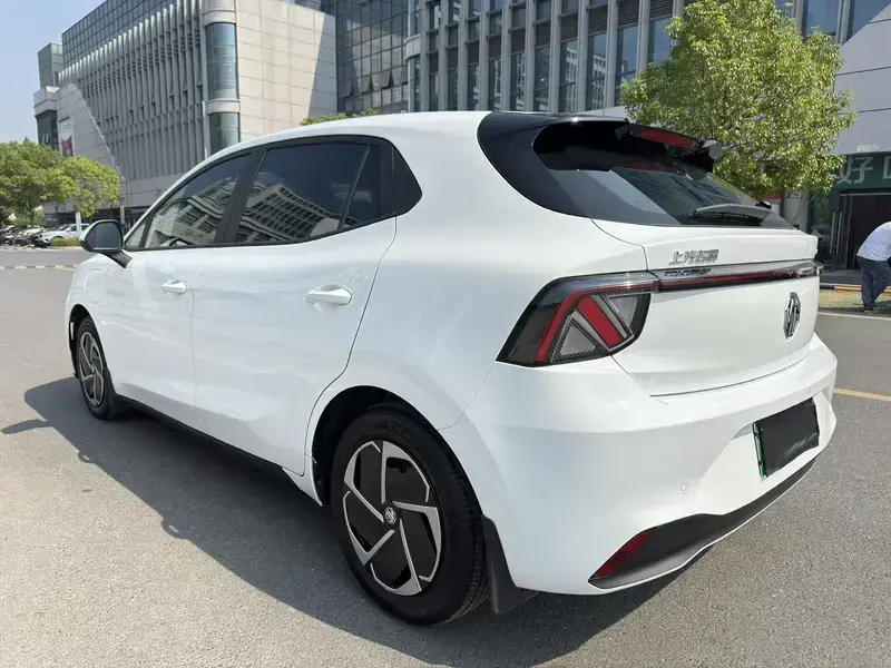 2026 MG 4 EV с пробегом 17 000 км