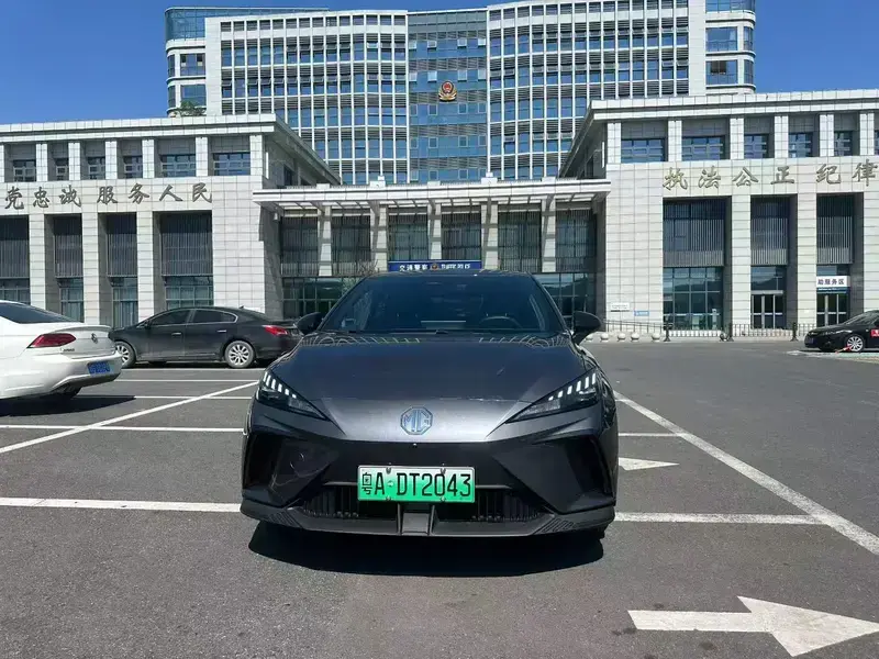 2023 MG 4 EV с пробегом 28 000 км