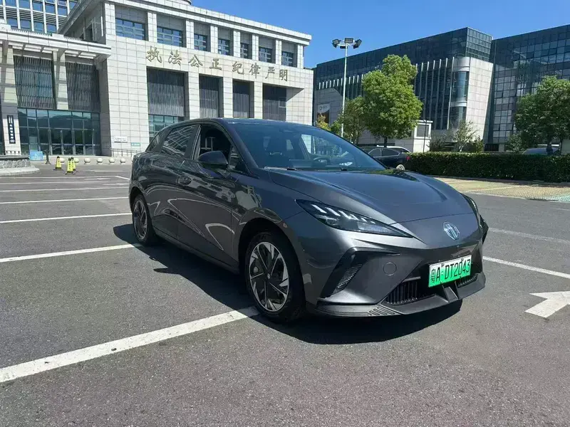 2023 MG 4 EV с пробегом 28 000 км