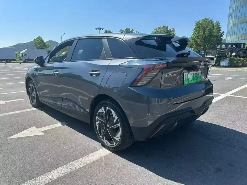 2023 MG 4 EV с пробегом 28 000 км