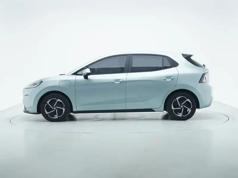 2026 MG 4 EV с пробегом 20 600 км