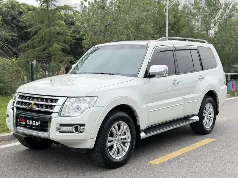 2018 Mitsubishi Pajero с пробегом 83 000 км