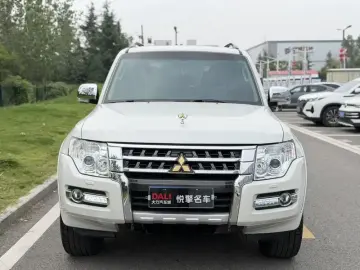 2018 Mitsubishi Pajero с пробегом 83 000 км