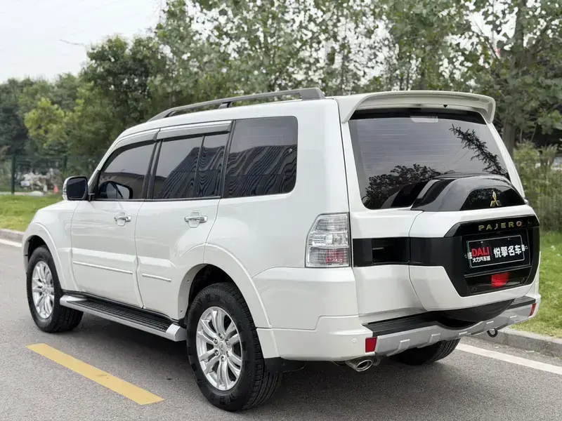 2018 Mitsubishi Pajero с пробегом 83 000 км