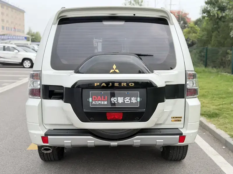 2018 Mitsubishi Pajero с пробегом 83 000 км