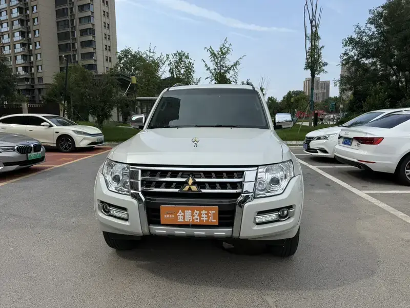 2020 Mitsubishi Pajero с пробегом 71 000 км