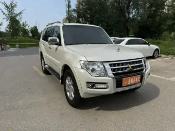 2020 Mitsubishi Pajero с пробегом 71 000 км