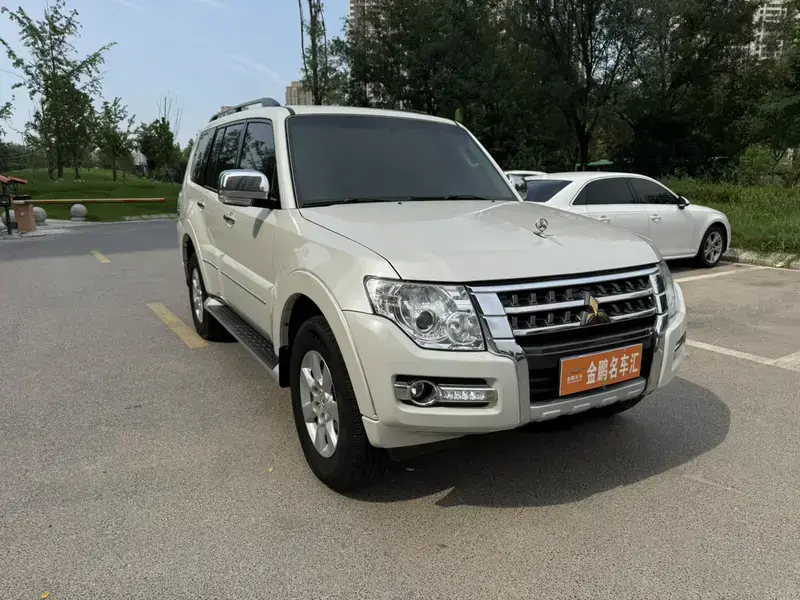 2020 Mitsubishi Pajero с пробегом 71 000 км