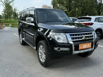 2020 Mitsubishi Pajero с пробегом 71 000 км