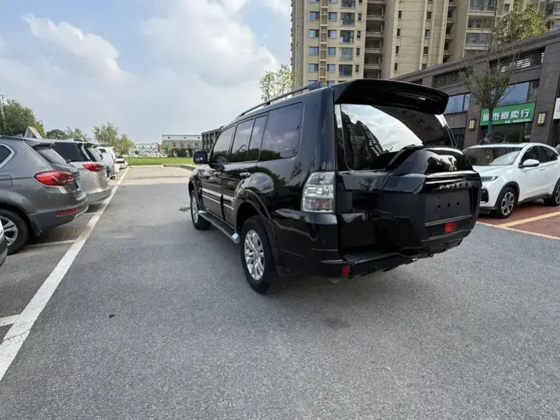 2020 Mitsubishi Pajero с пробегом 71 000 км
