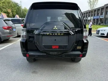 2020 Mitsubishi Pajero с пробегом 71 000 км
