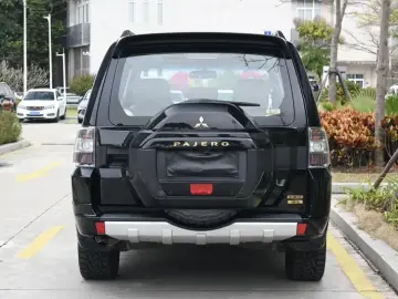 2018 Mitsubishi Pajero с пробегом 110 000 км