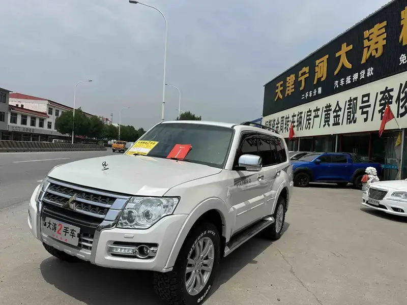 2019 Mitsubishi Pajero с пробегом 142 000 км