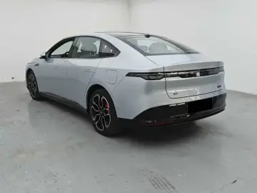 2025 Nissan N7 с пробегом 15 000 км