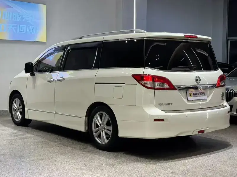 2015 Nissan Quest с пробегом 143 000 км