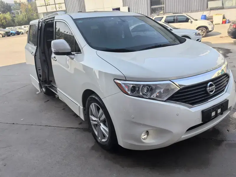 2015 Nissan Quest с пробегом 143 000 км