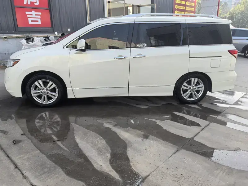 2015 Nissan Quest с пробегом 143 000 км