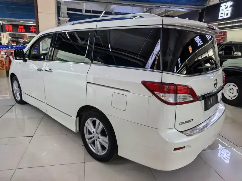 2015 Nissan Quest с пробегом 153 000 км