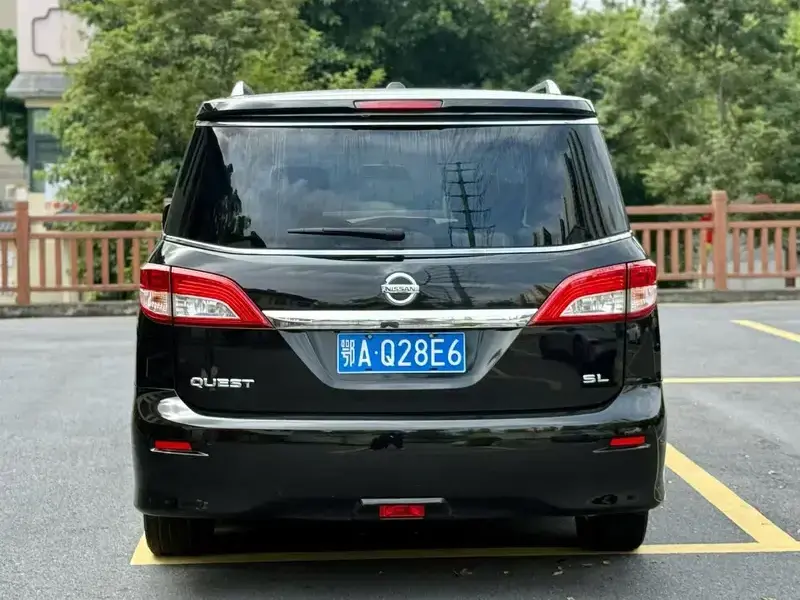 2015 Nissan Quest с пробегом 200 000 км