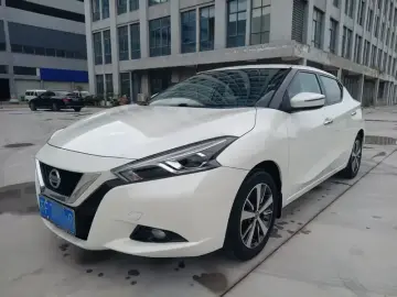 Nissan Lannia