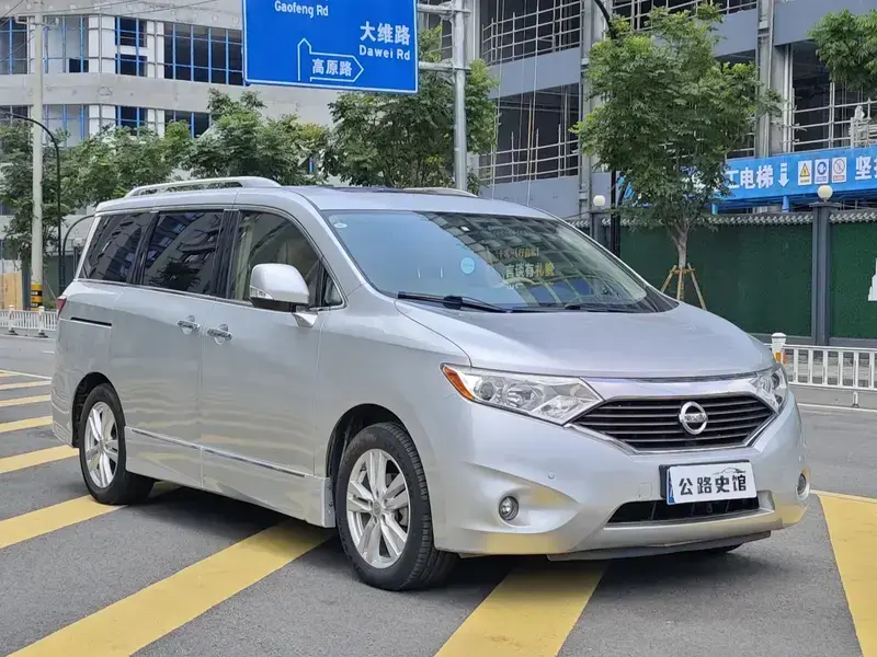2013 Nissan Quest с пробегом 180 000 км