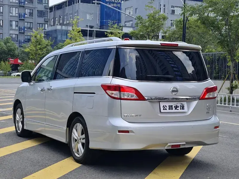 2013 Nissan Quest с пробегом 180 000 км