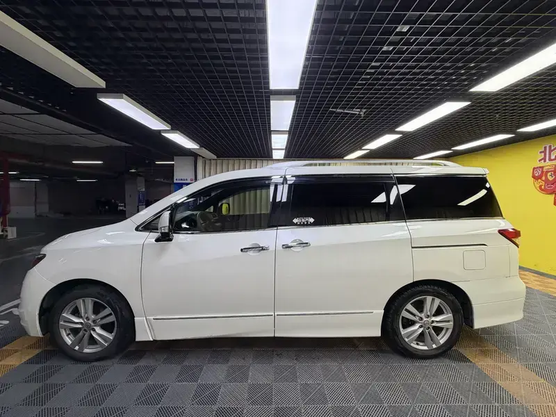 2015 Nissan Quest с пробегом 141 900 км