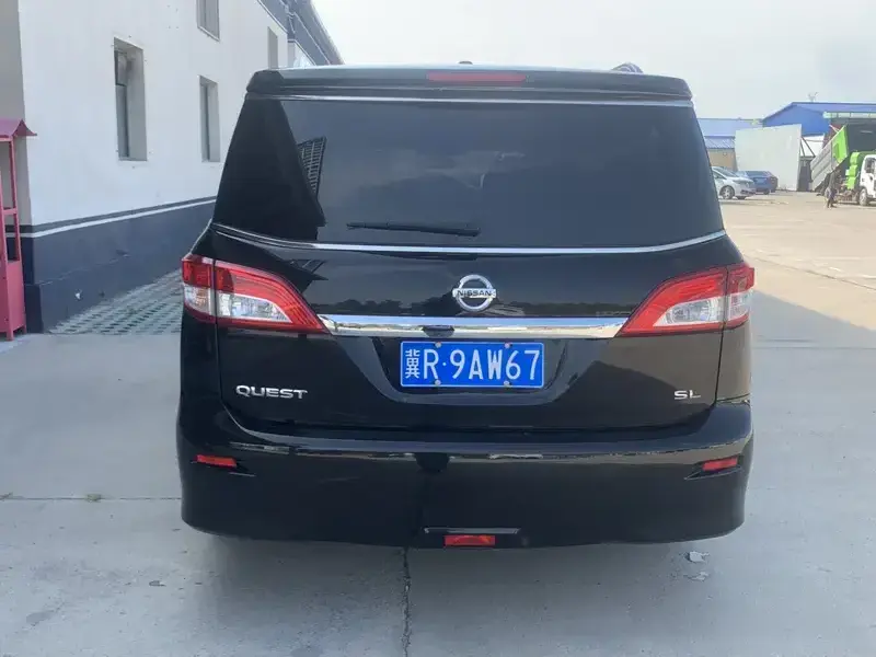 2015 Nissan Quest с пробегом 93 000 км