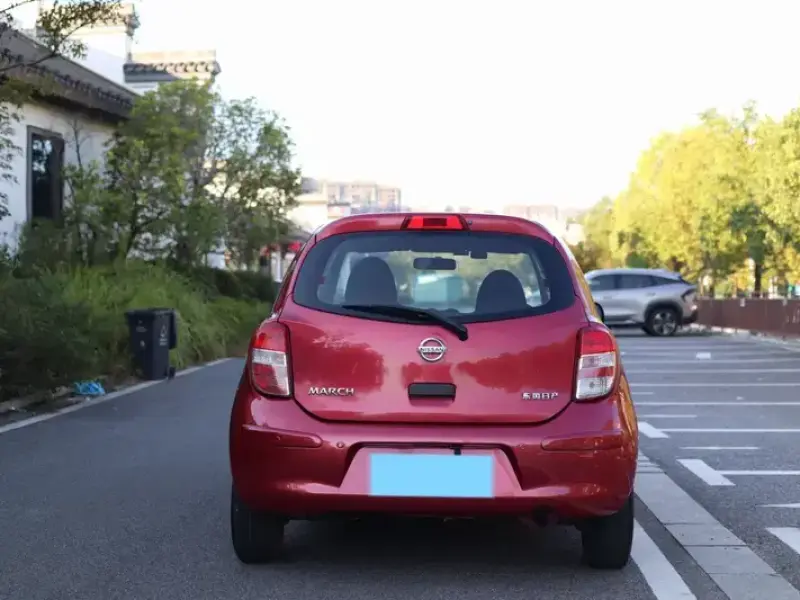 2015 Nissan March с пробегом 157 000 км