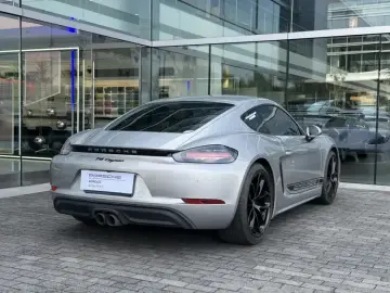 2023 Porsche 718 Spyder с пробегом 10 500 км