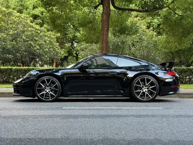 2025 Porsche 911 с пробегом 8 000 км